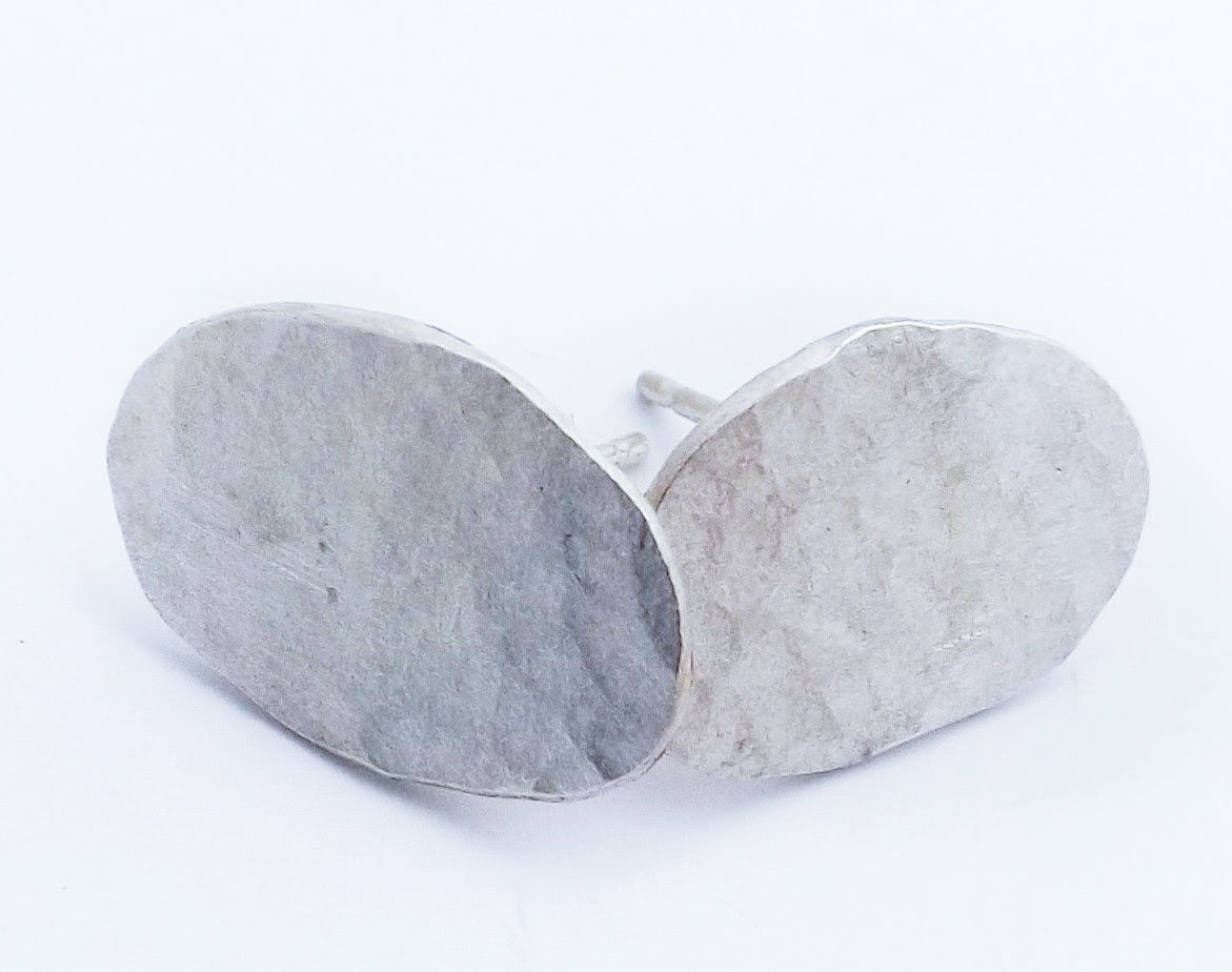 ECO-SILVER PEBBLE STUDS