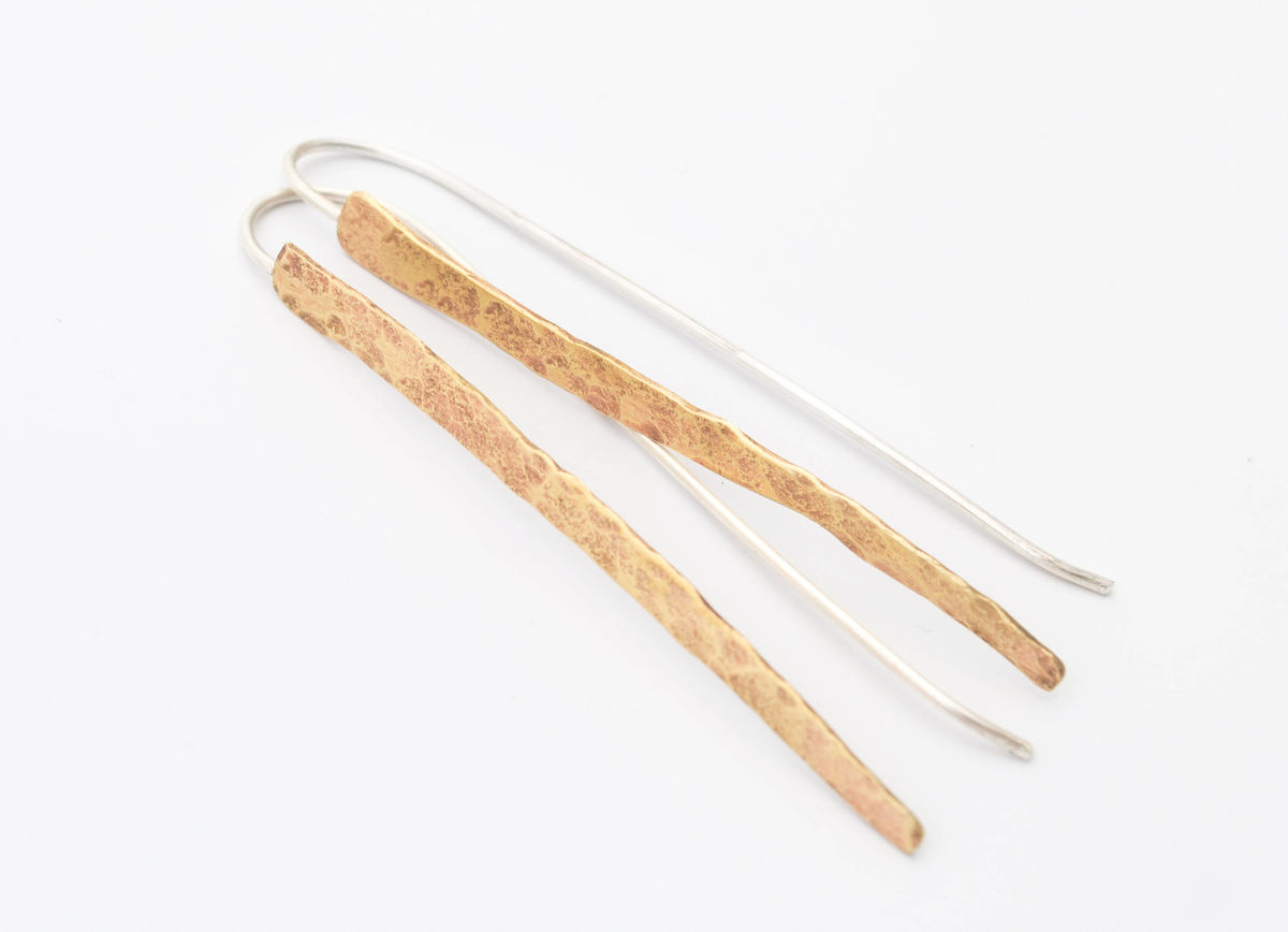HAMMERED BRASS SHARD EARRINGS1