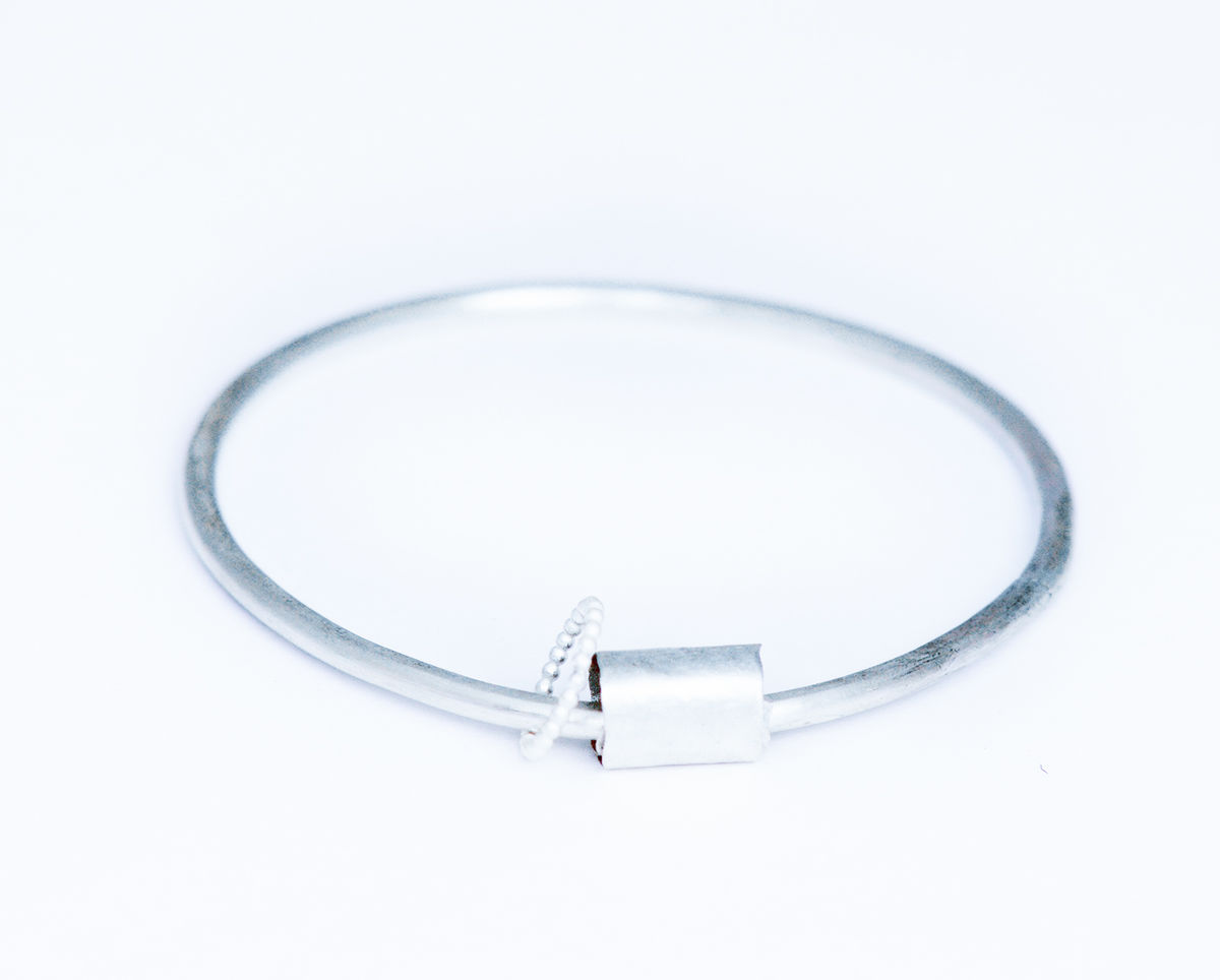 HAMMERED SILVER BANGLE