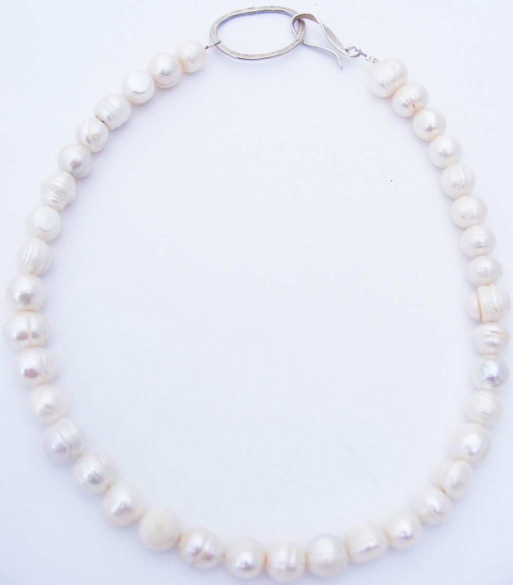 LARGE FRESHWATER PEARL NECKLACE1