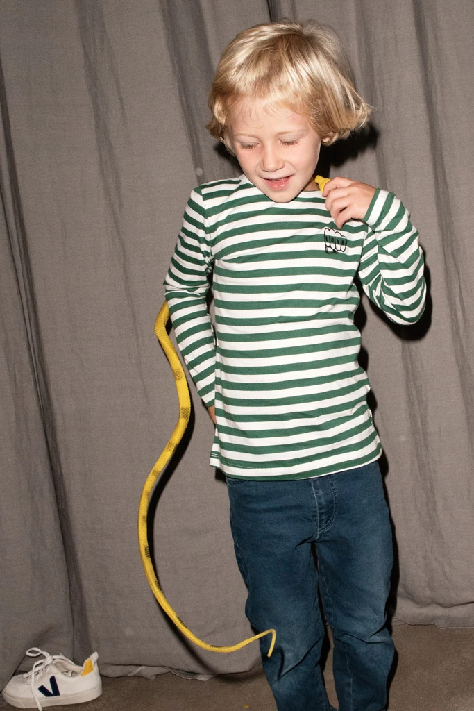 Tommy longsleeve in green & white stripes with LOVE-fist embroidery1