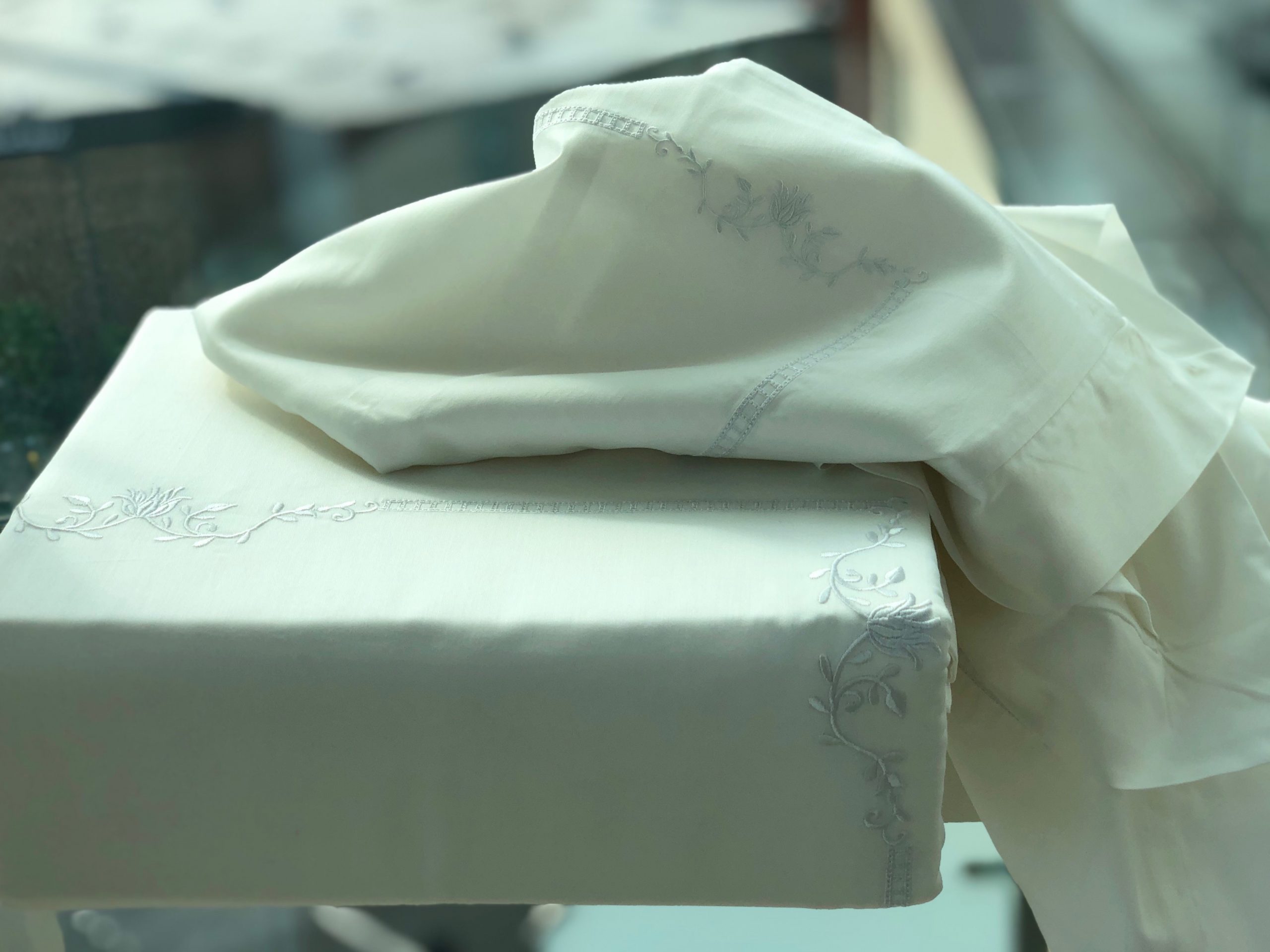 Sukun_Image3_PorcelainWhiteFloral (2)