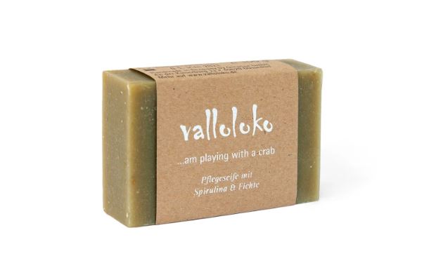 …Am Playing with a Crab - Spirulina & Black Spruce2