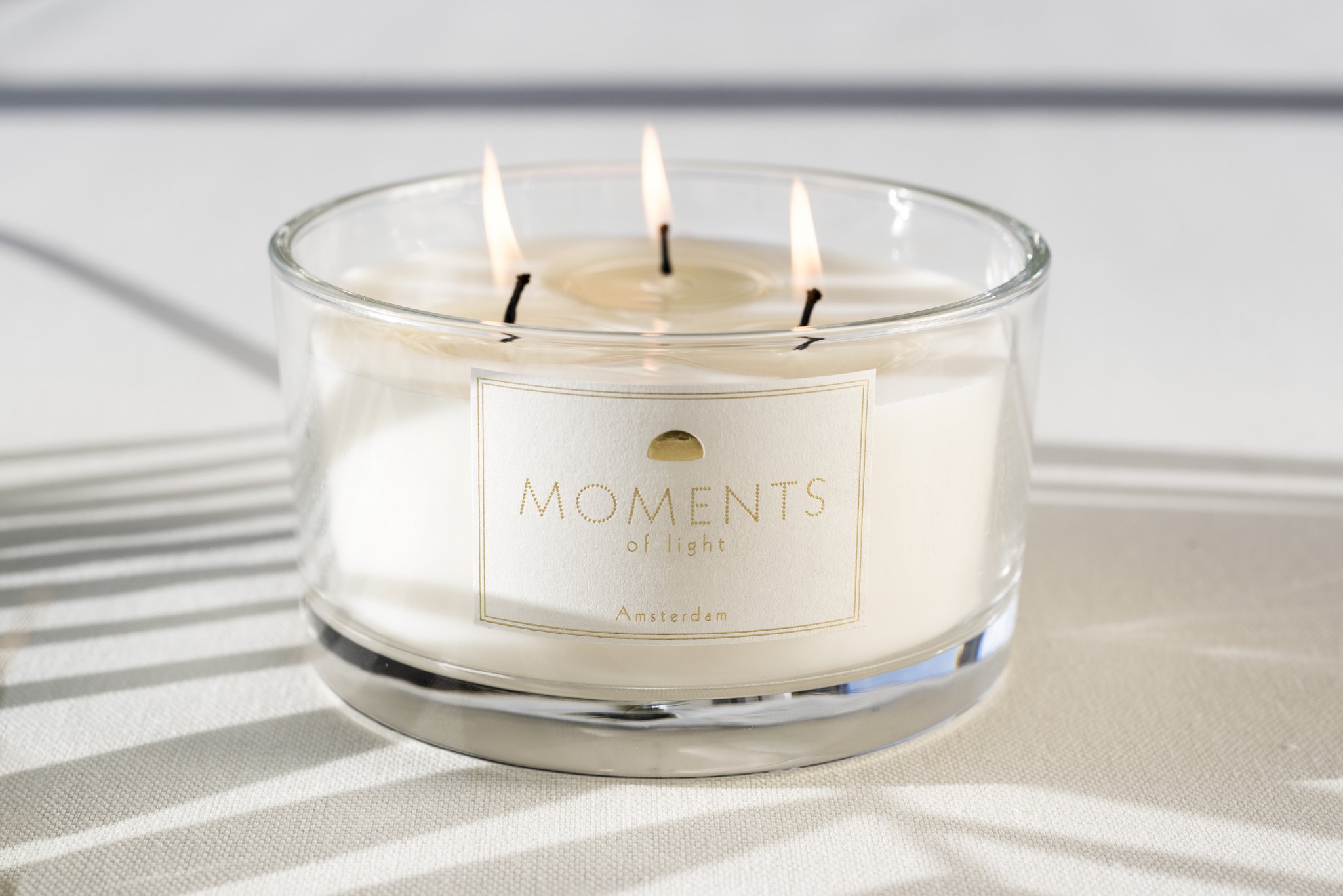 Moments_of_Light_Scented_Candle_glass_shadow_palmleaf_4c901616-d1eb-496d-9302-53a3c03ce46e_2048x2048