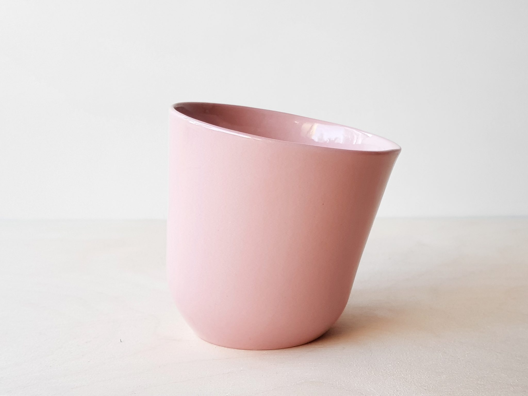 C04-4-FRONT-Distorted-Cup-3-color-pastel-cups-lorier-scaled