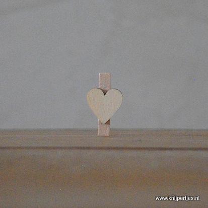 Mini-knijper-hout-hart_01c3629a-f89b-4e72-88d4-12468d109485_2048x