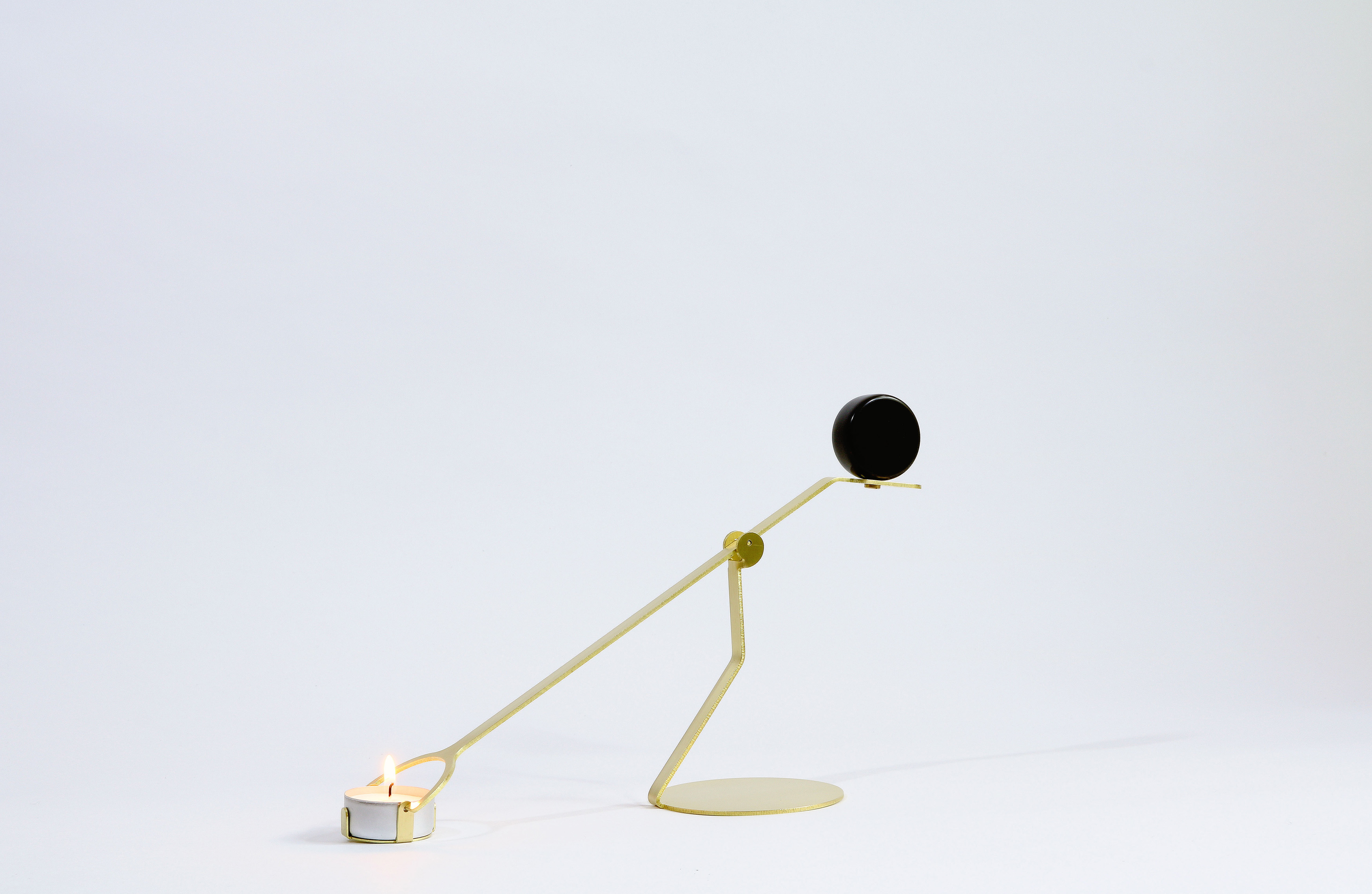 BinDesign • the Rising Balance candleholder-1
