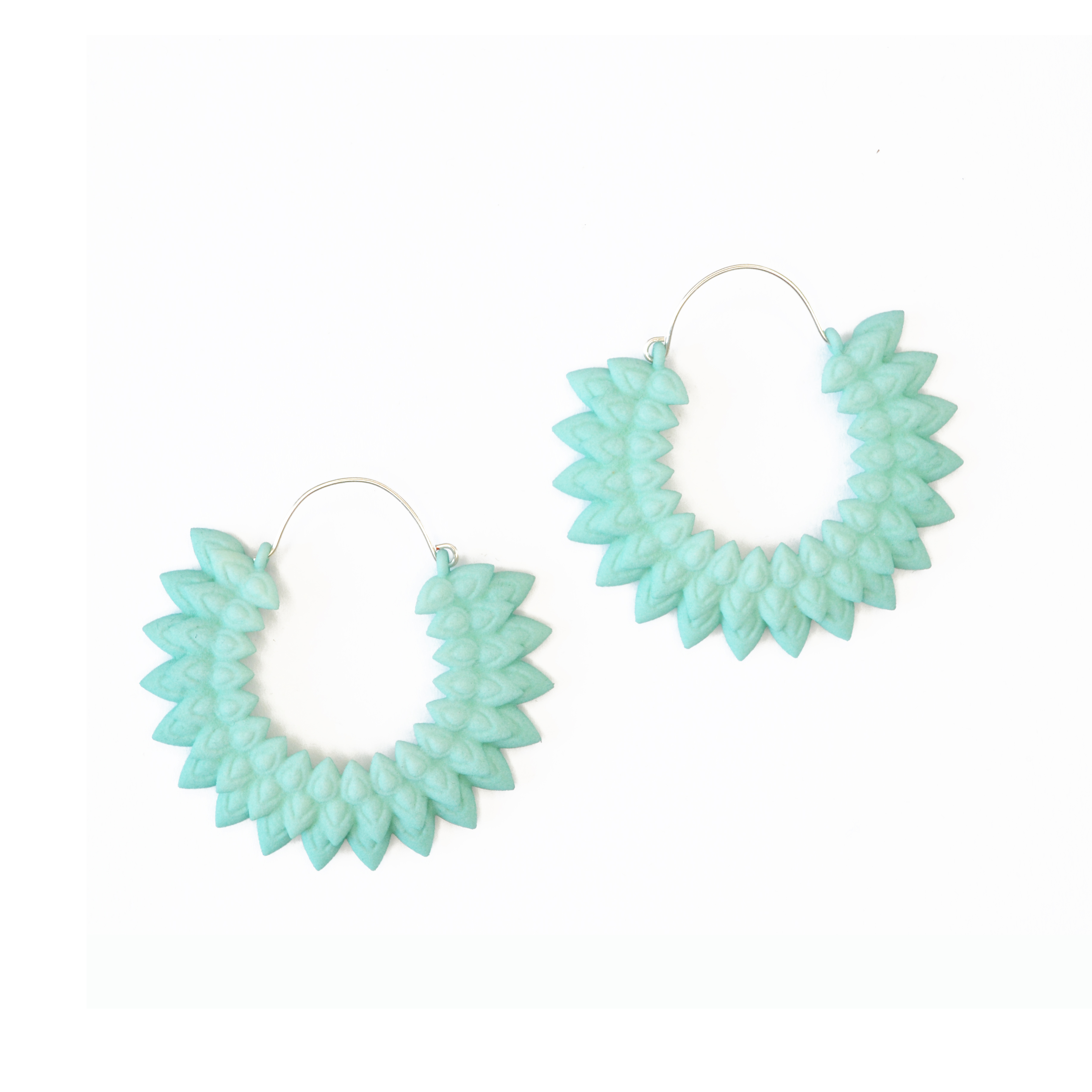 Dahlia earr aqua front