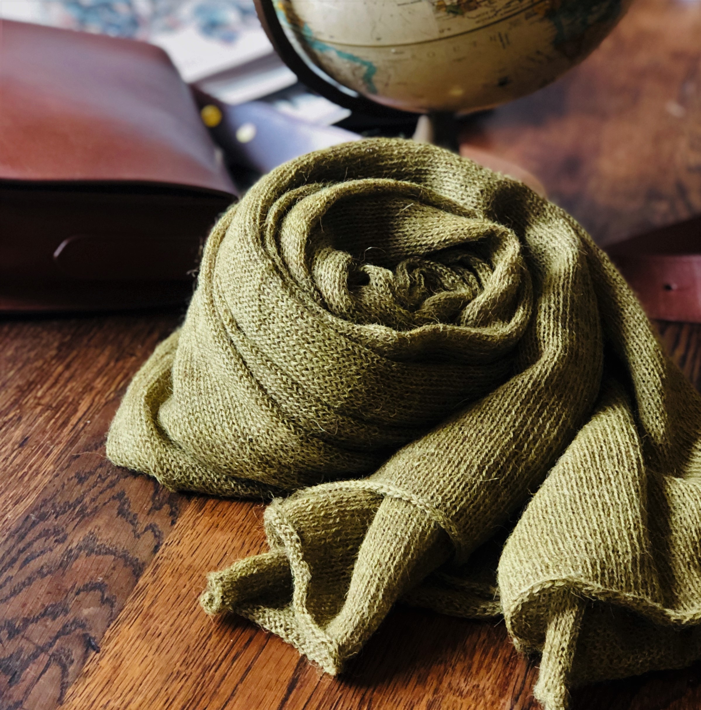 F124-MO Travel Shawl unwrapped Alpaca Scarf in Green