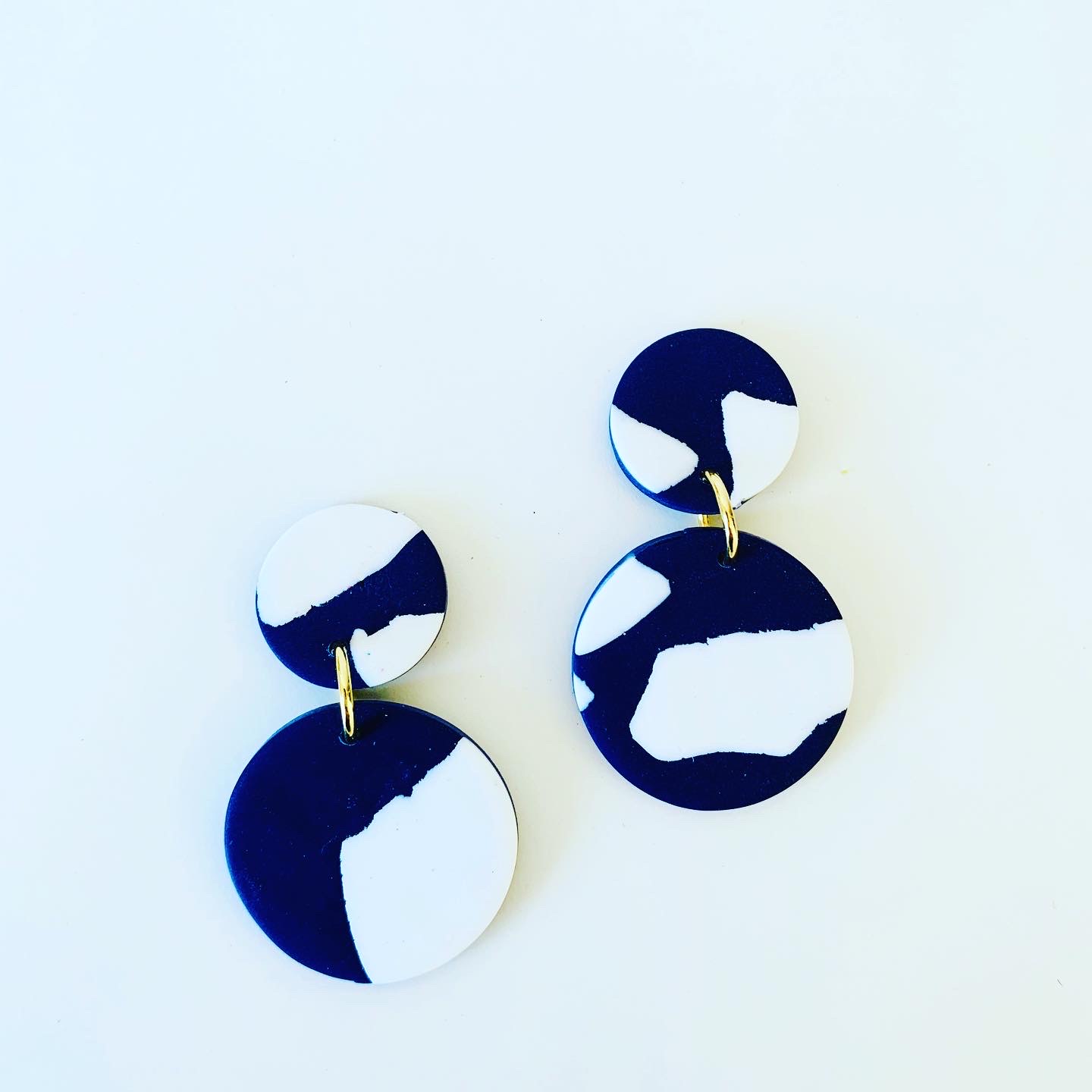 C98BCDA8-40E9-4EEE-A577-1DE7C23EBFF0