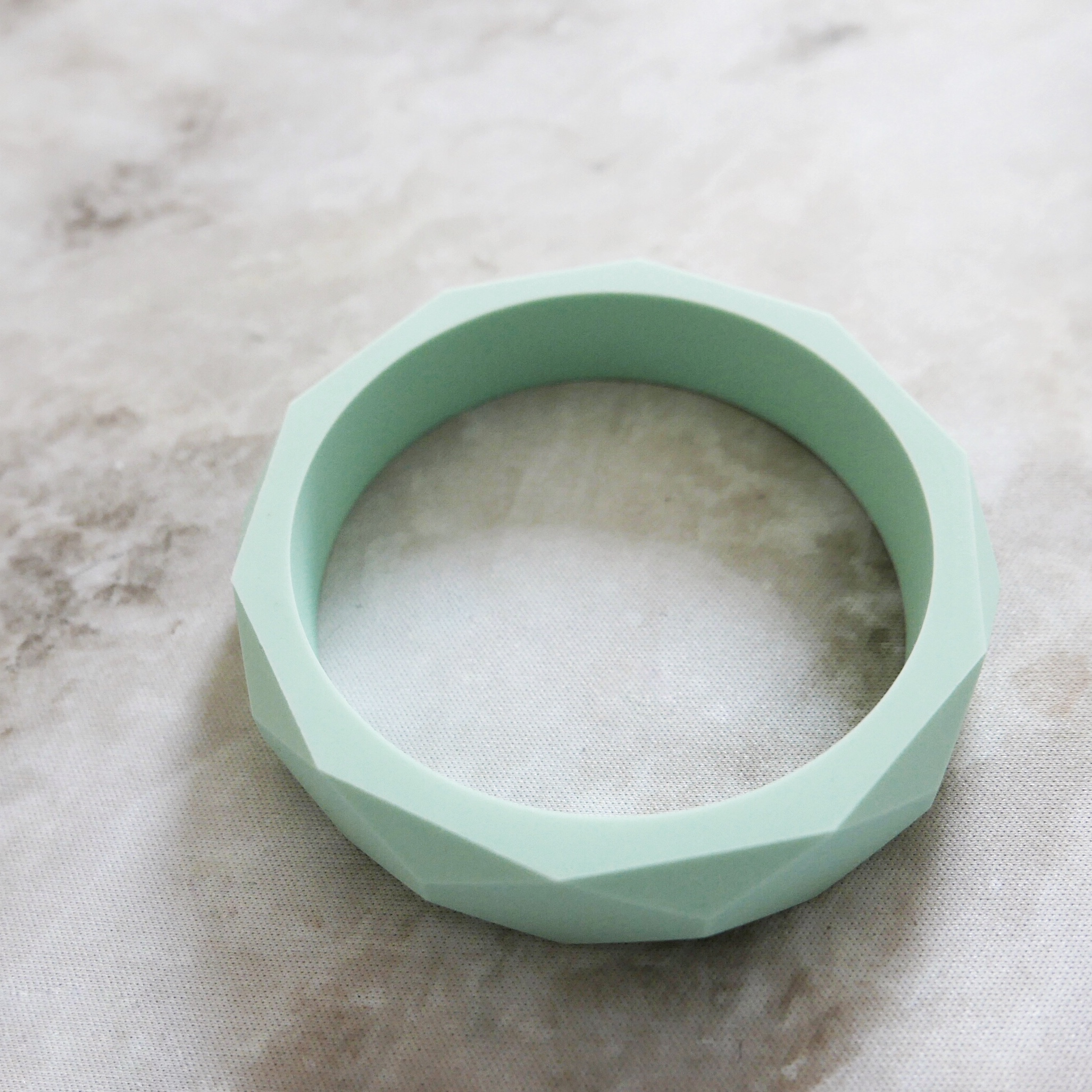 C98B12FB-BB93-4B43-AE32-B27F87499ECB