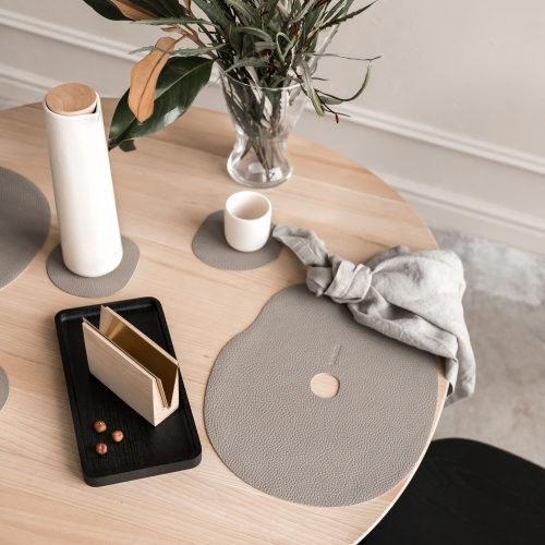 Brown circle table mat