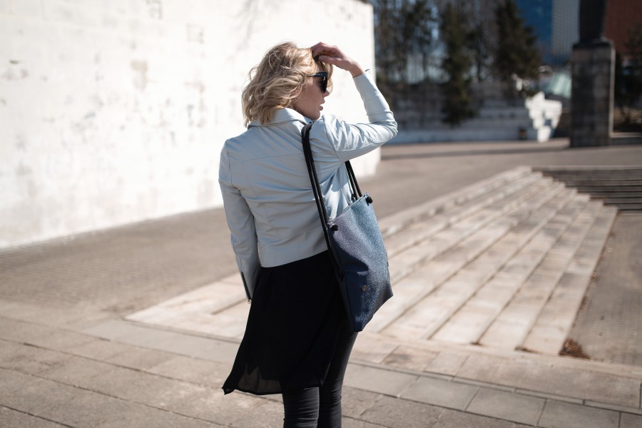 13 deep-blue-raja-handbag-5b222767ee7c2-900x900