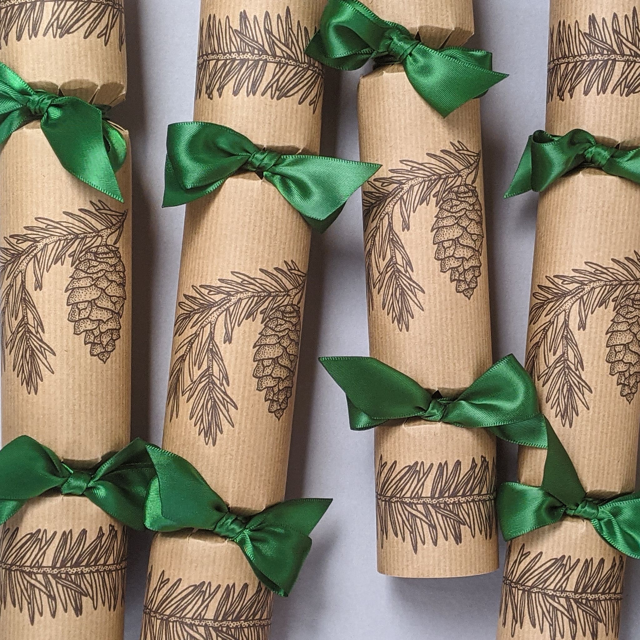The Handmade Cracker Company Winter Pine Christmas Crackers (1)-min