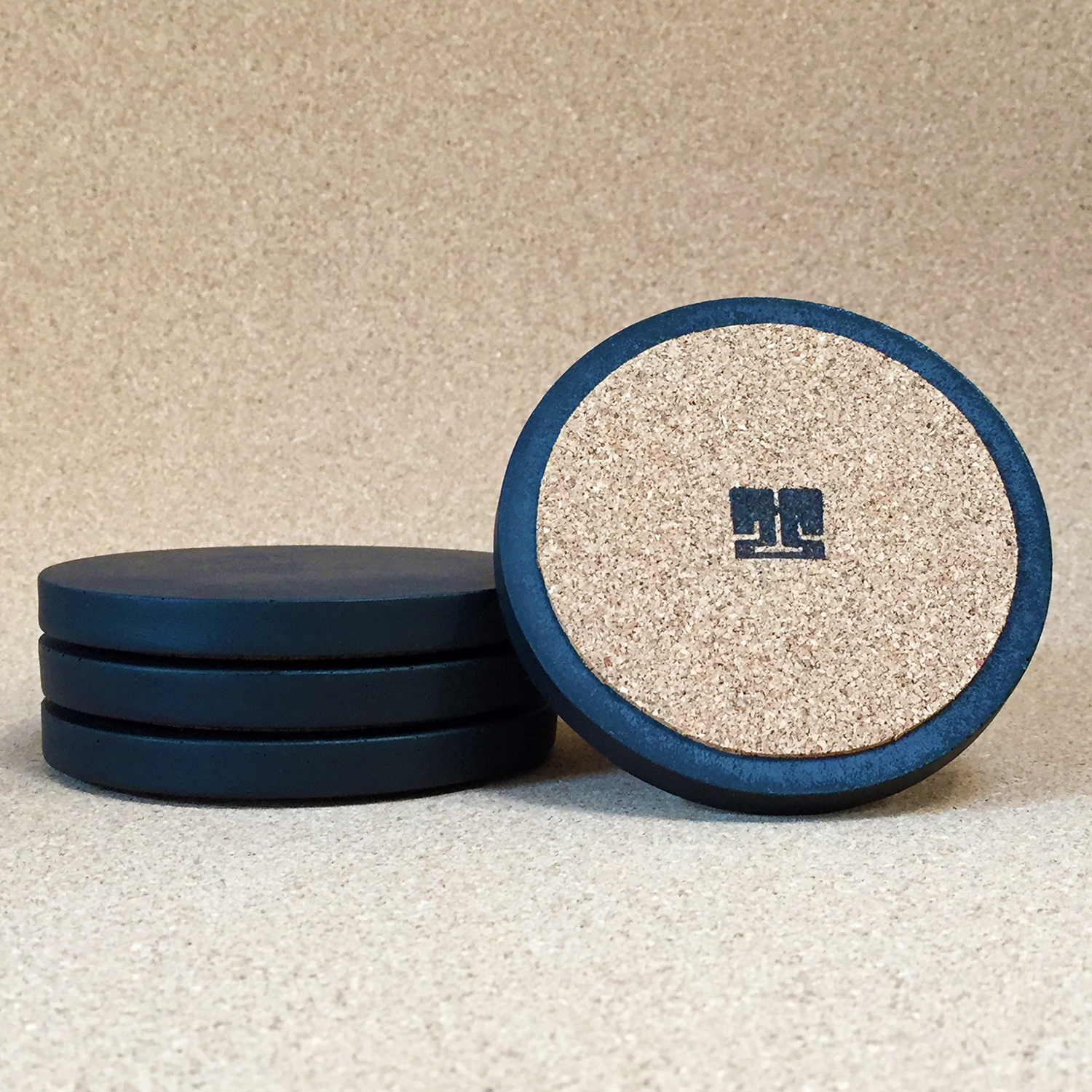 CONCRETE_AND_WAX_BLACK_COASTER_LIFESTYLE_2