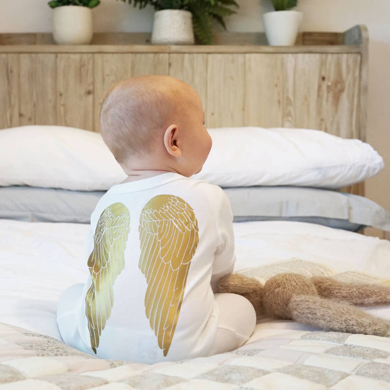 5 original_angel-wings-christmas-baby-sleepsuit__60458.1583513770
