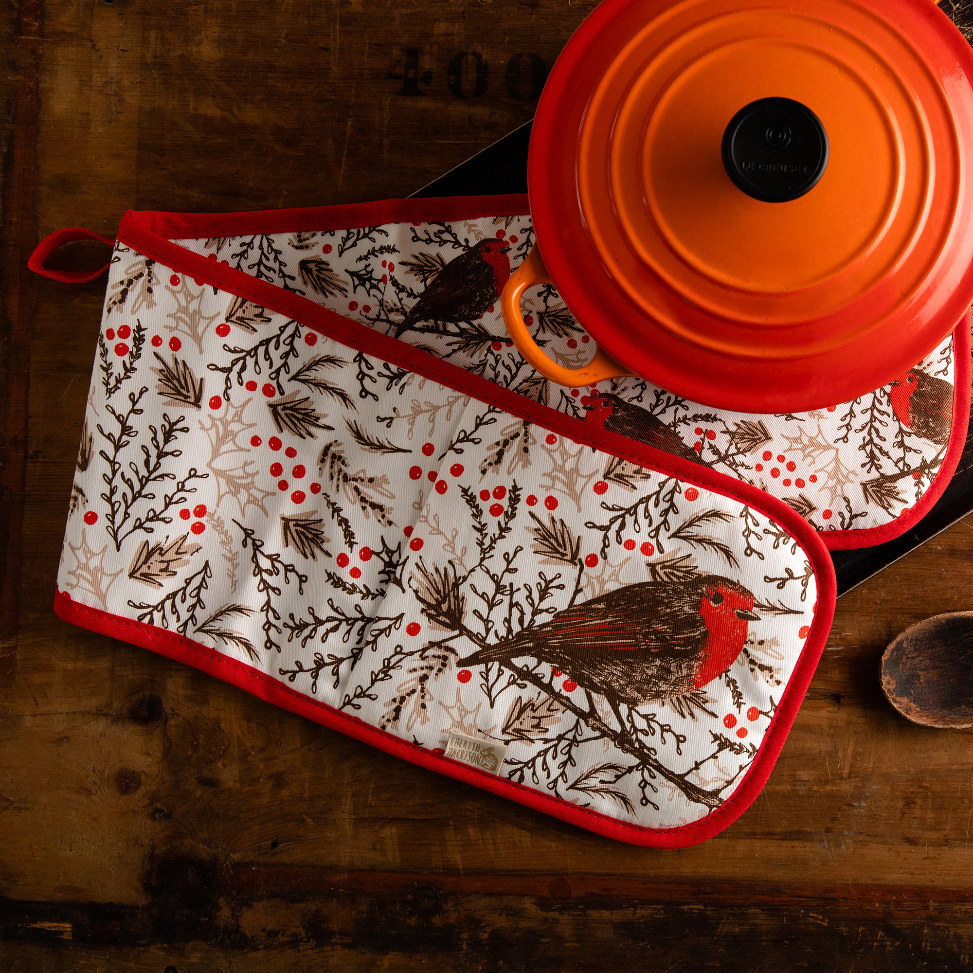 Double Oven Gloves with Christmas Robin design Double Oven Gloves with Christmas Robin design