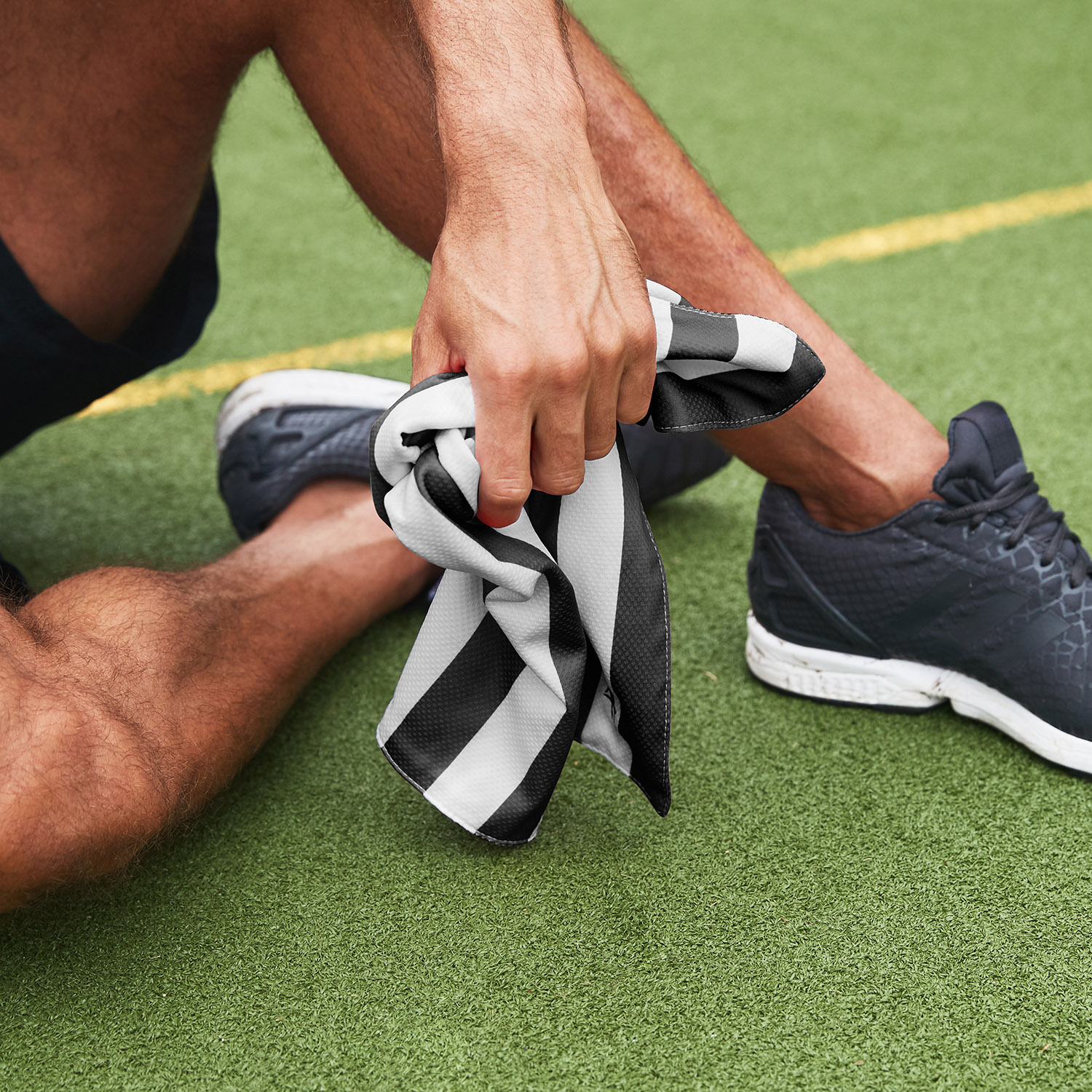 COOLING-STRIPE-BLACK-5