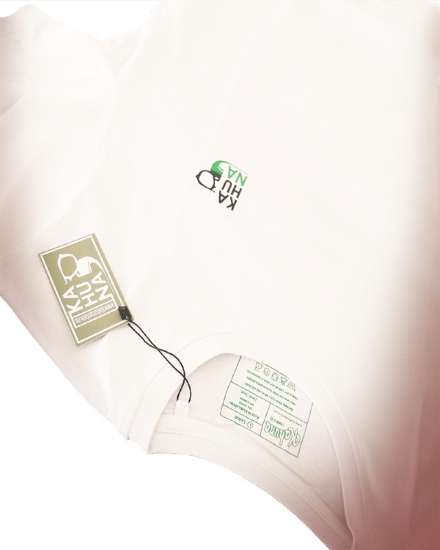 Camiseta-kahuna-store-hombre-joven-algodon-organico-logo-mono-coche-mustang-surf-skate-snow