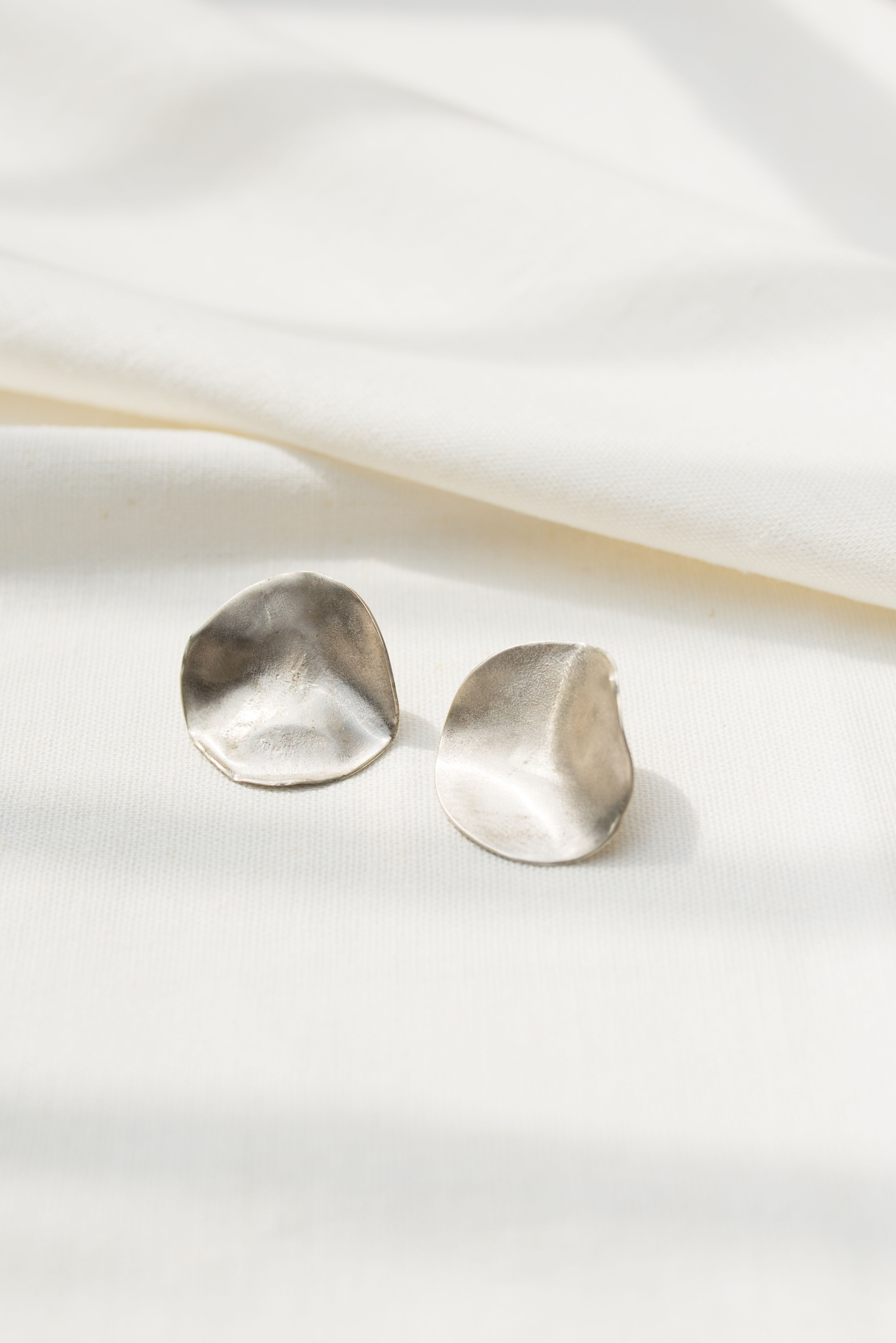 Statement molten disc studs 2