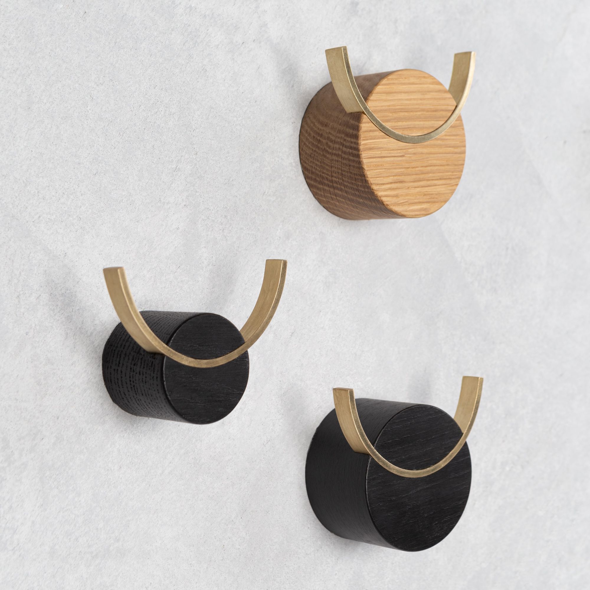 Wall hooks with brass L