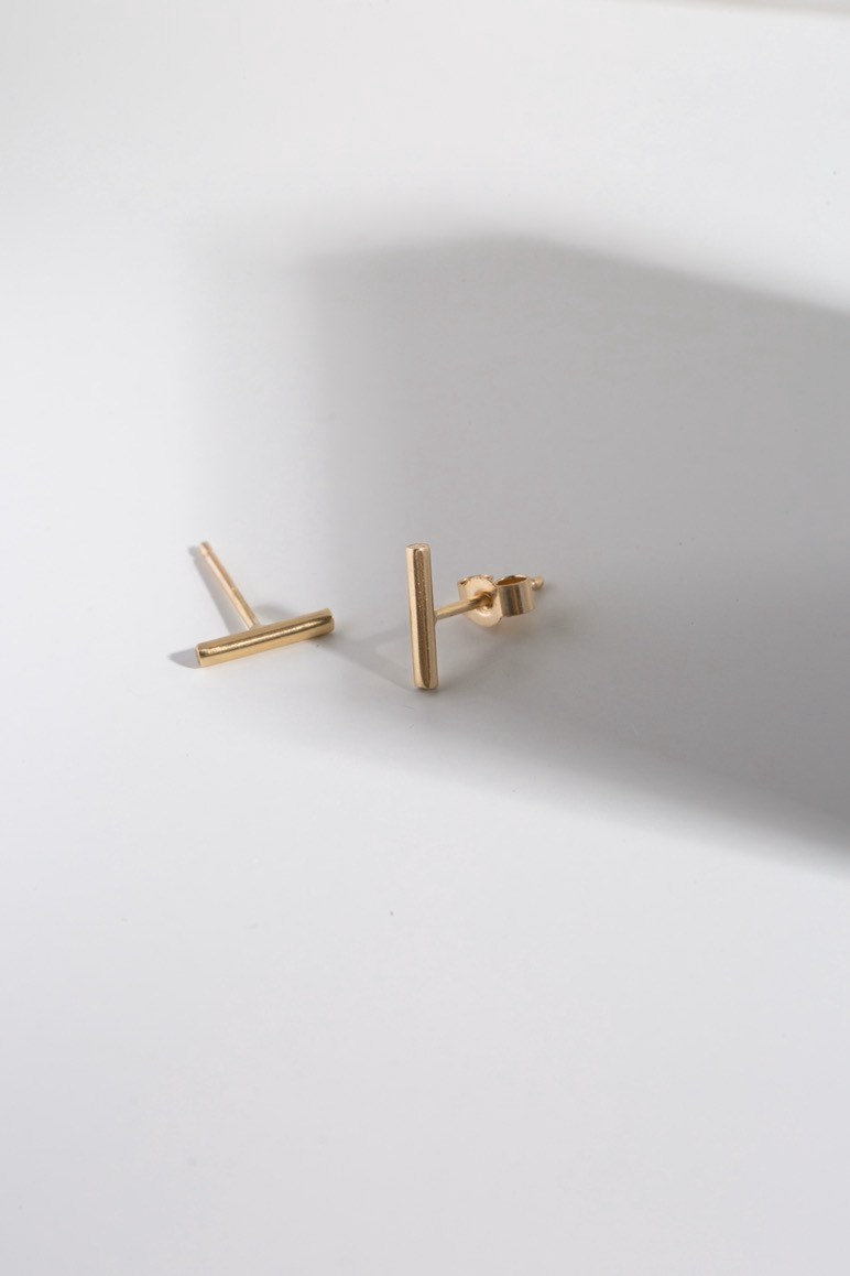 9ct recycled gold bar studs