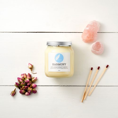 Harmony soy aromatherapy candle with tangerine, patchouli and rose geranium essential oils. 100% natural, vegan, cruelty free, organic, zero waste, gifts.