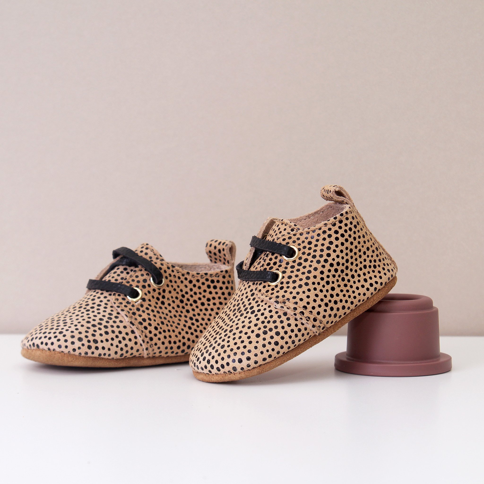 HENDRIX_CREAMSPOT_OXFORD_2_1024x1024@2x