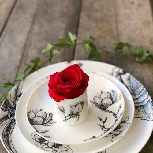 Dinner service display