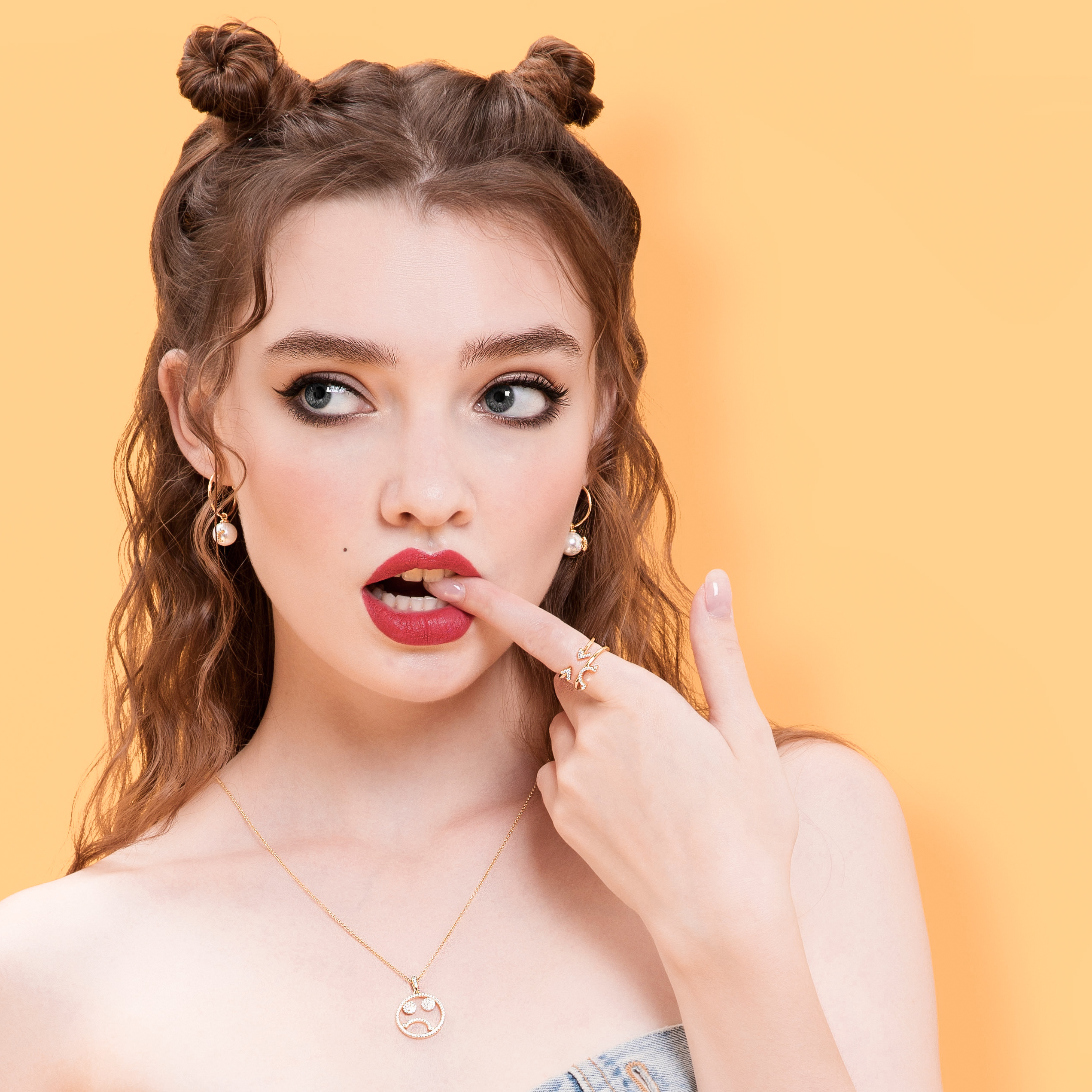 Emoji Winky Eyes Gold Plated Silver Ring model 1