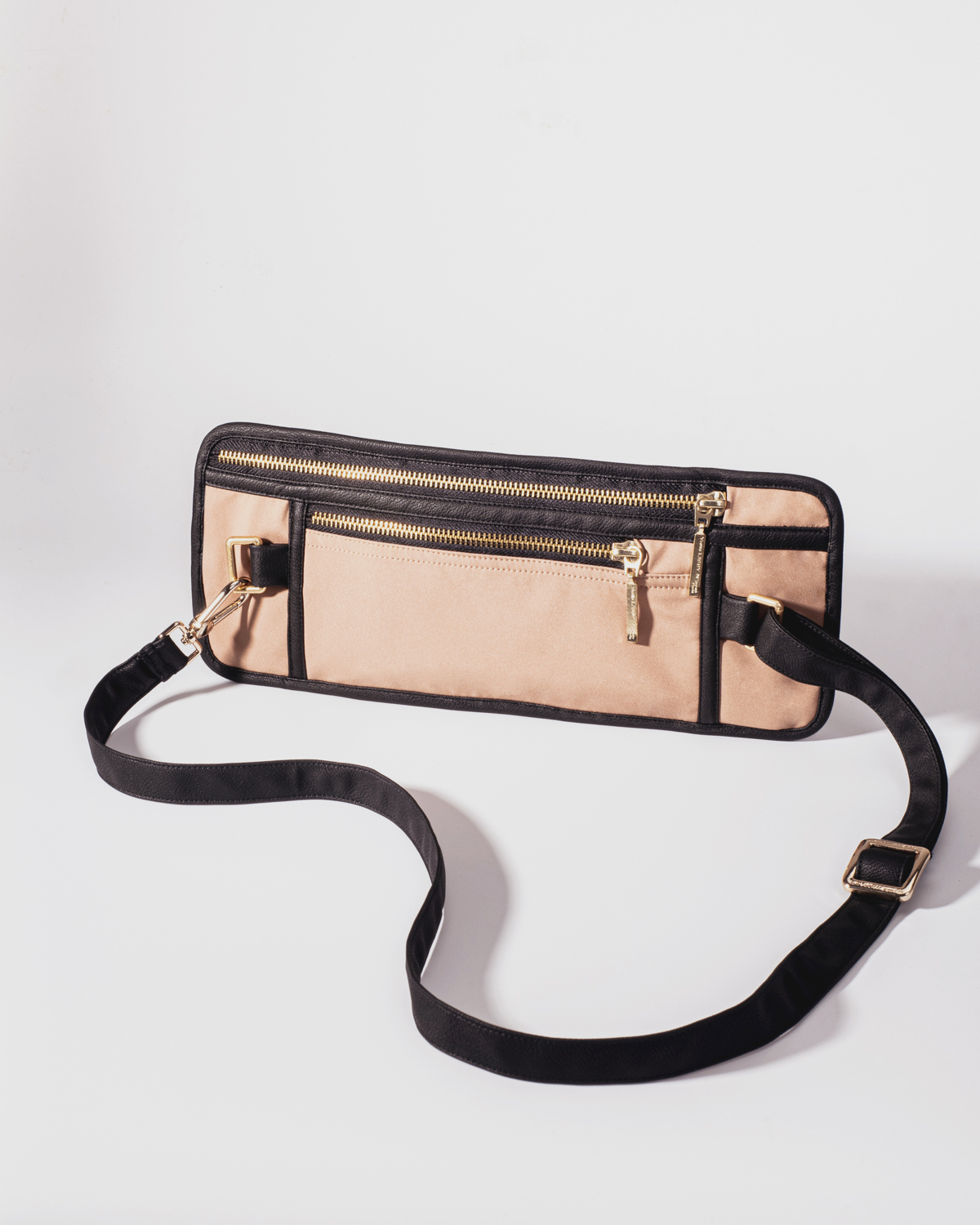 yvette-libby-nguyen-paris-chest-bag-sac-de-poitrine-unisex-beige-1