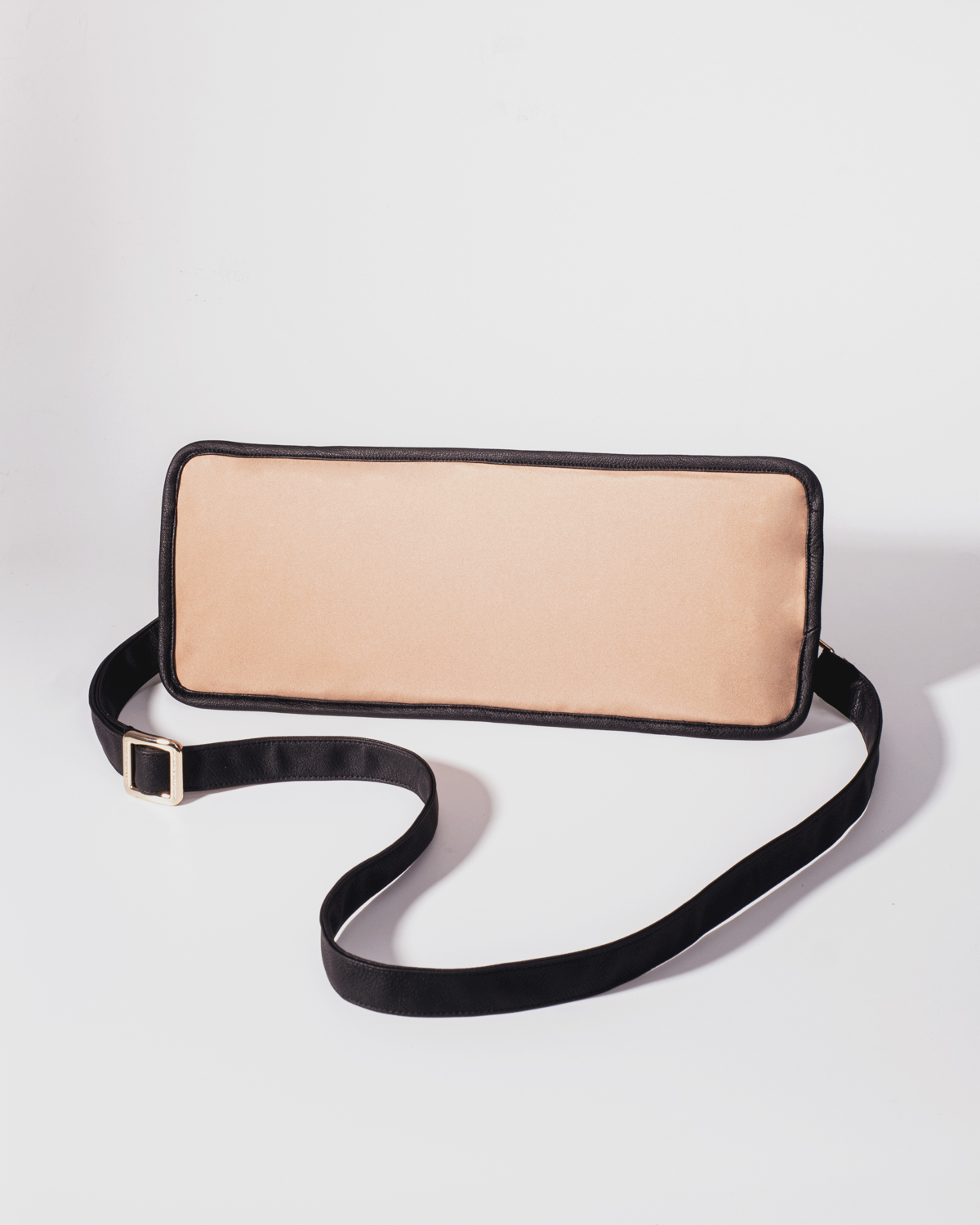 yvette-libby-nguyen-paris-chest-bag-sac-de-poitrine-unisex-beige-2