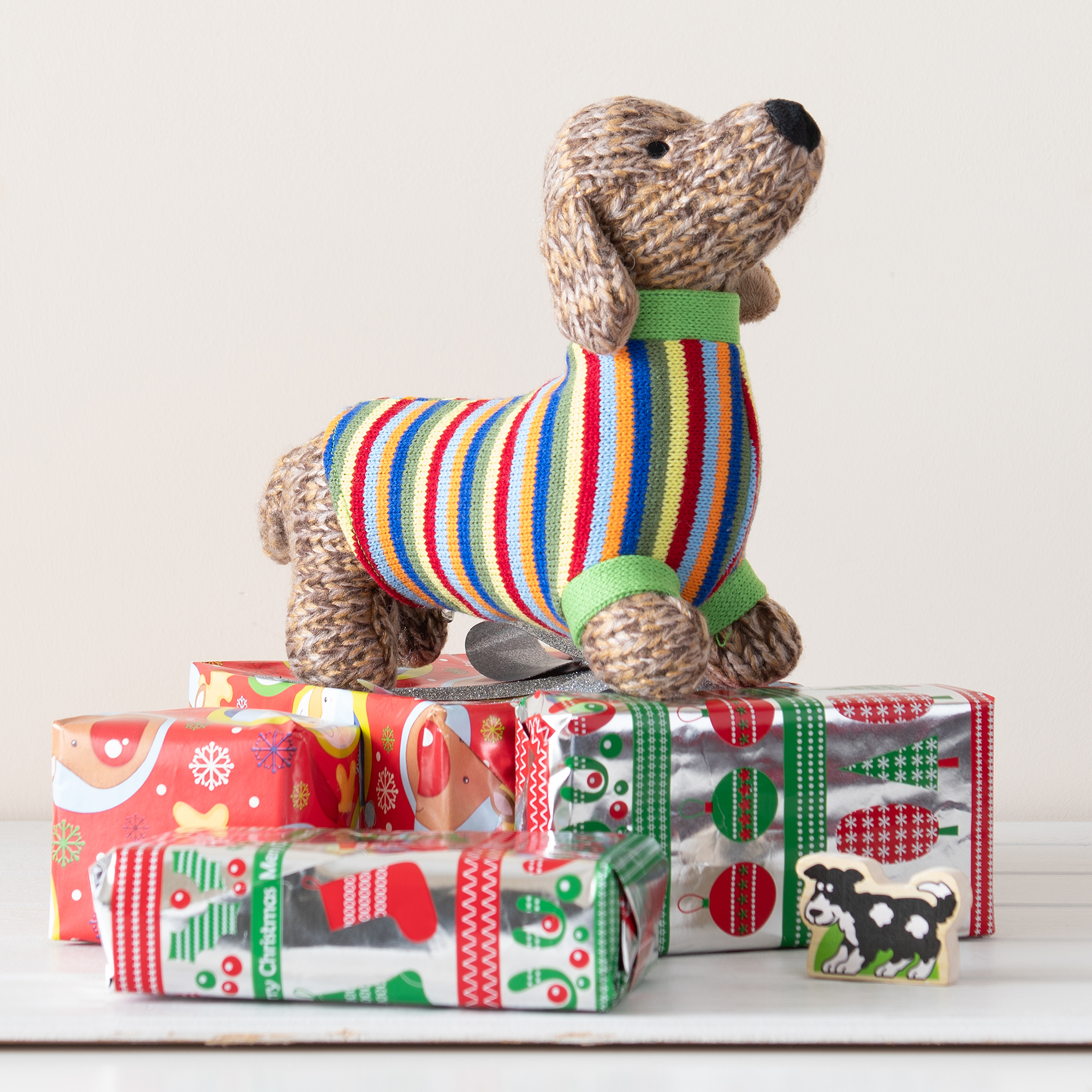 sausage dog and presents
