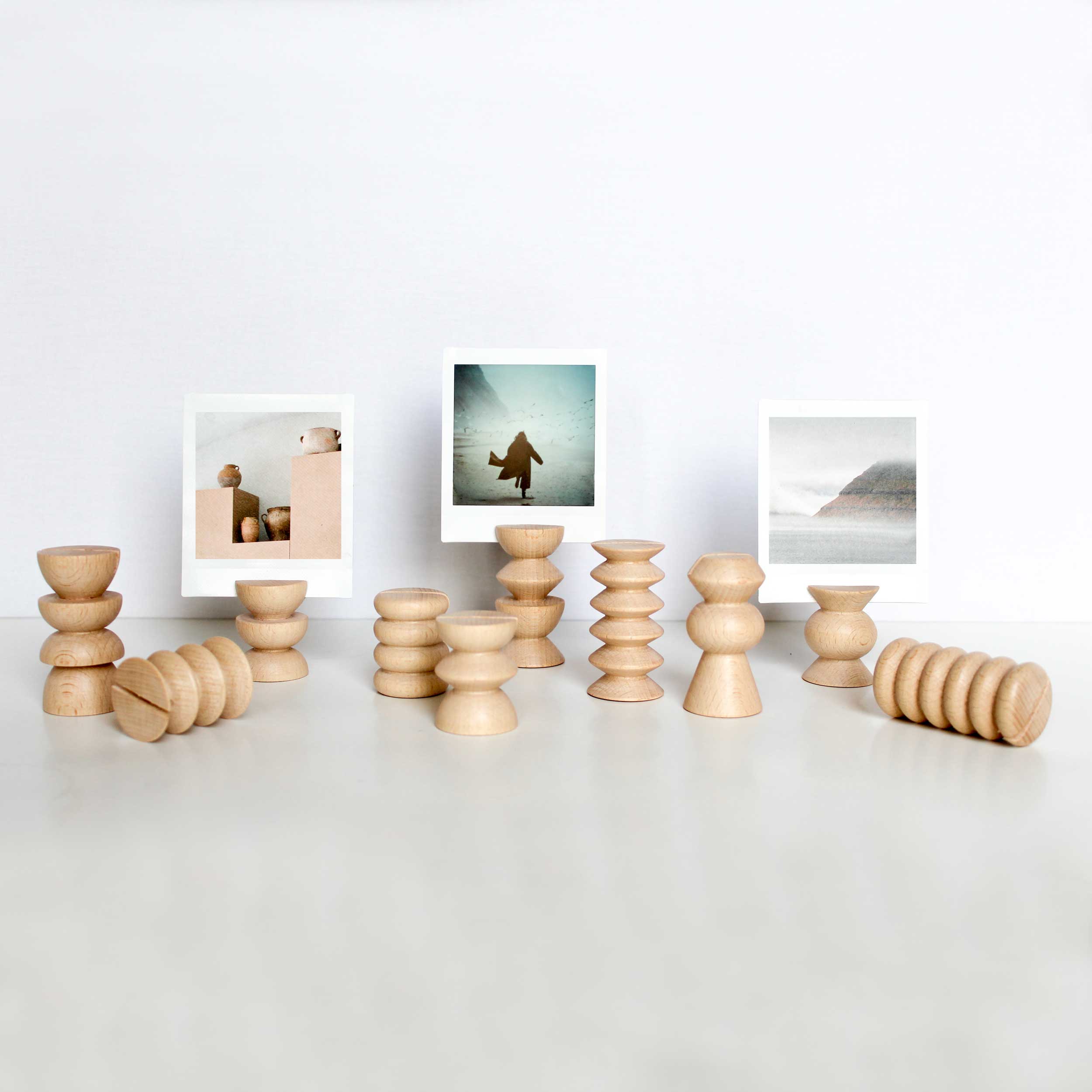 totem wooden polaroid picture photo holder standwooden-instax-polaroid-picture-postcard-namecard-stand-holder