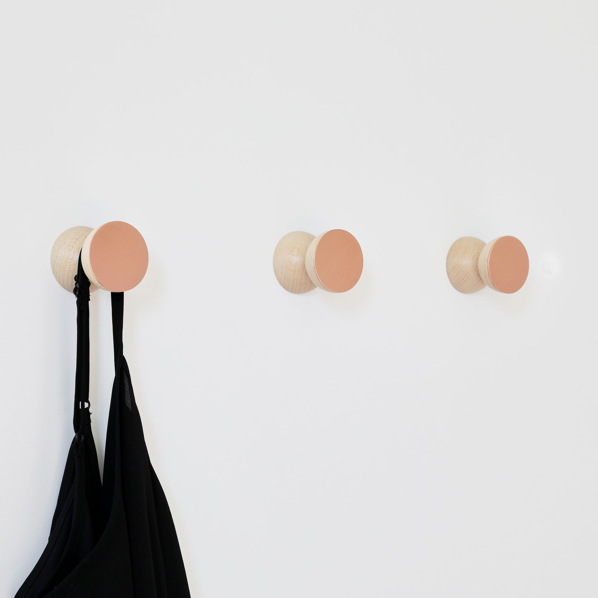geometric-shape-copper-wall-mounted-coat-hook-hanger-beech-wood-modern-minimalist-style