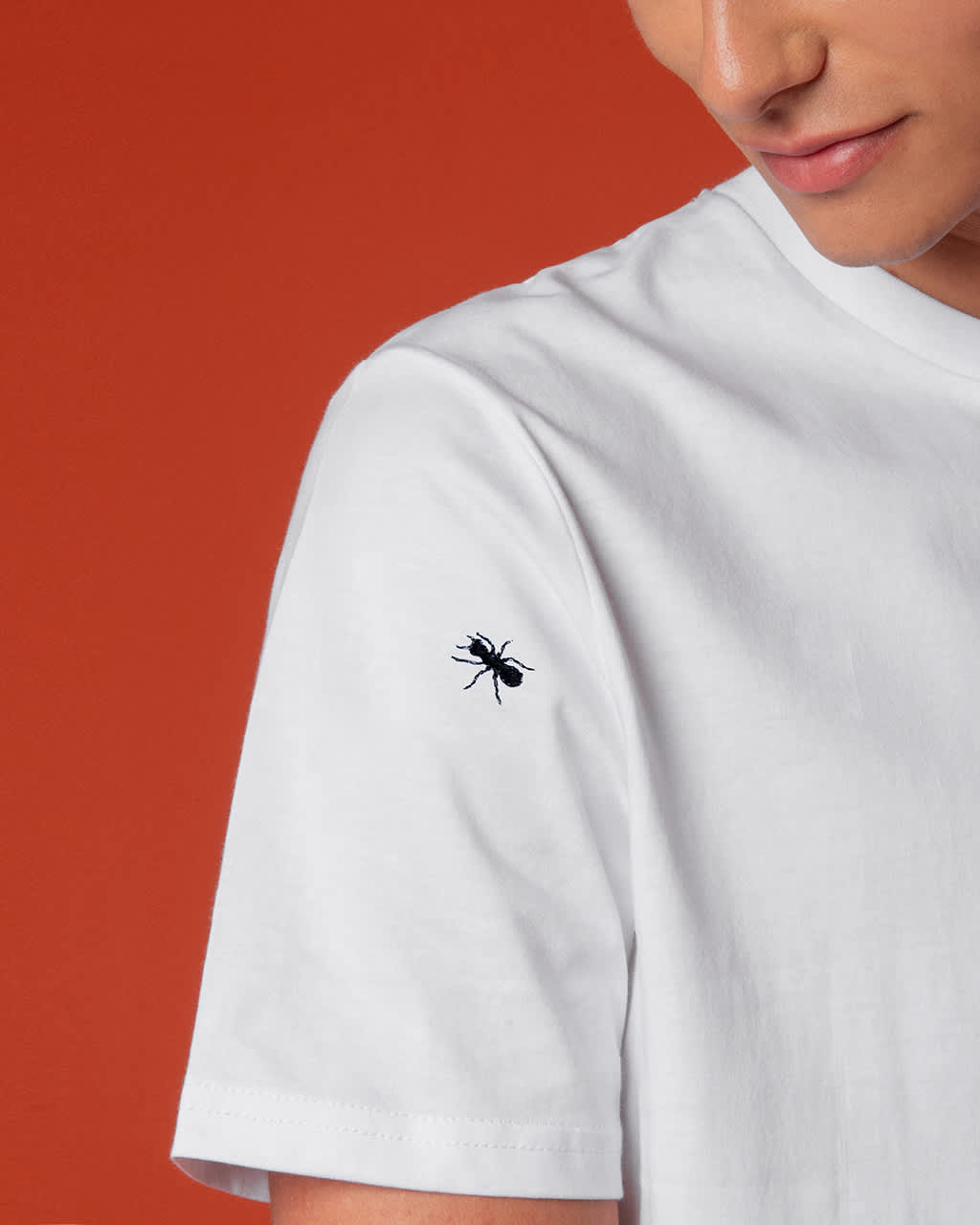 Men_Ants_T-Shirt_White_Model_Closeup_d3uksw