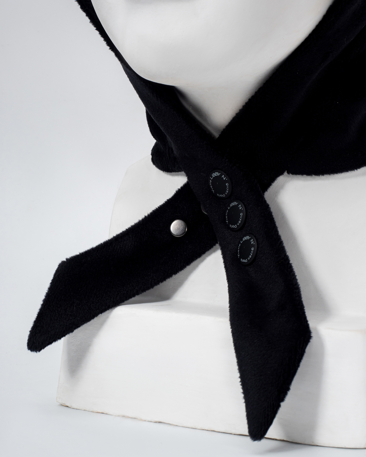 yvette-libby-nguyen-paris-head-wear-emma-premium-faux-fur-black-women-5