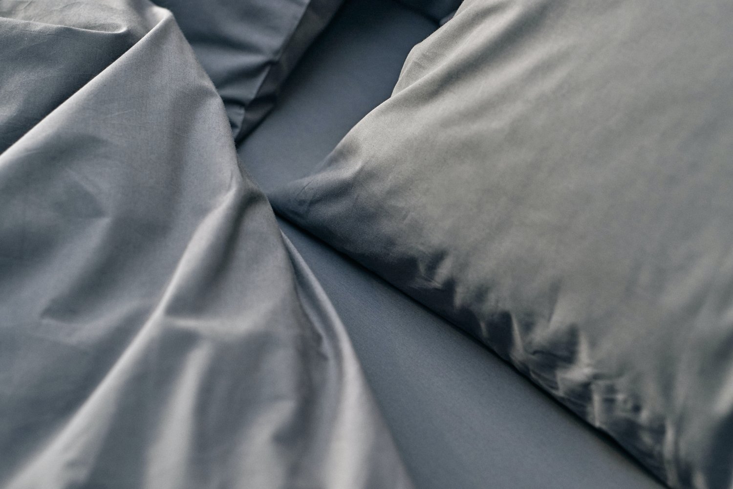 dark-grey-percale-close-up