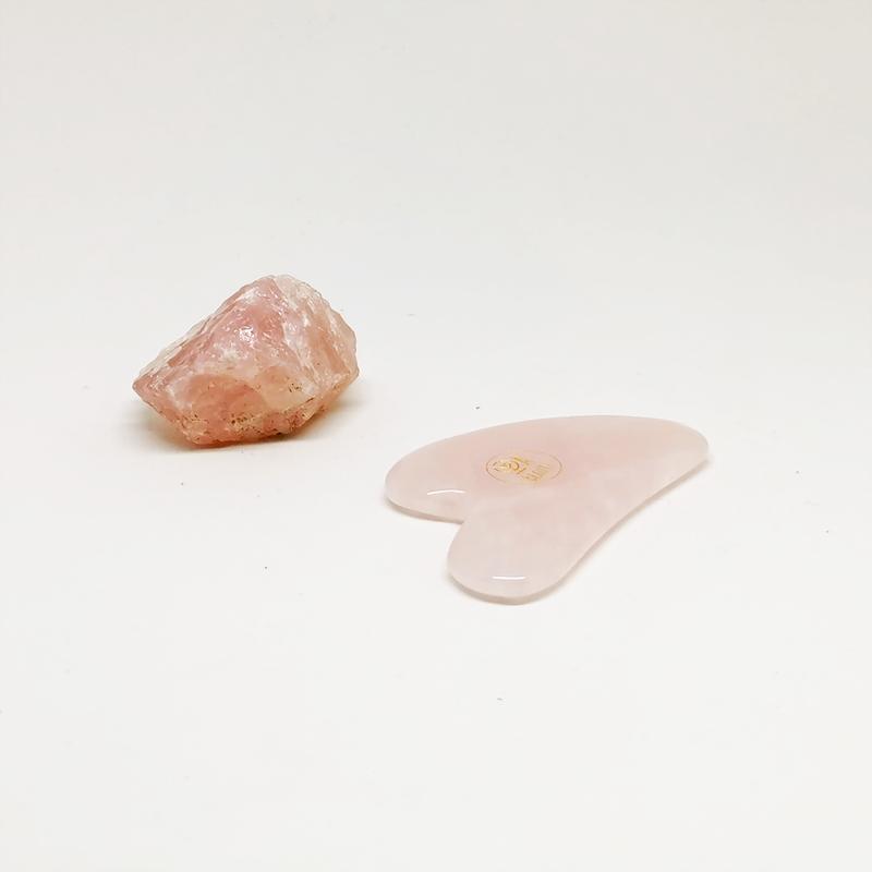 PINK QUARTZ HEART GUA-SHA MASSAGE LIFTING & SCULPTING