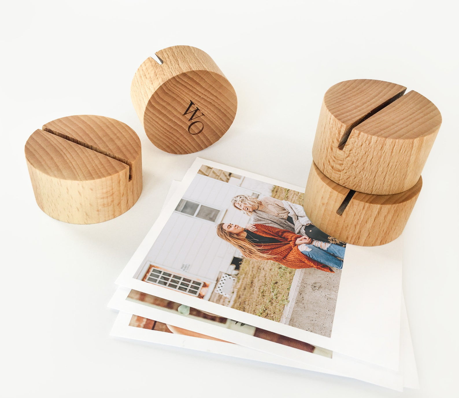 Round-Wooden-Photo-Holder