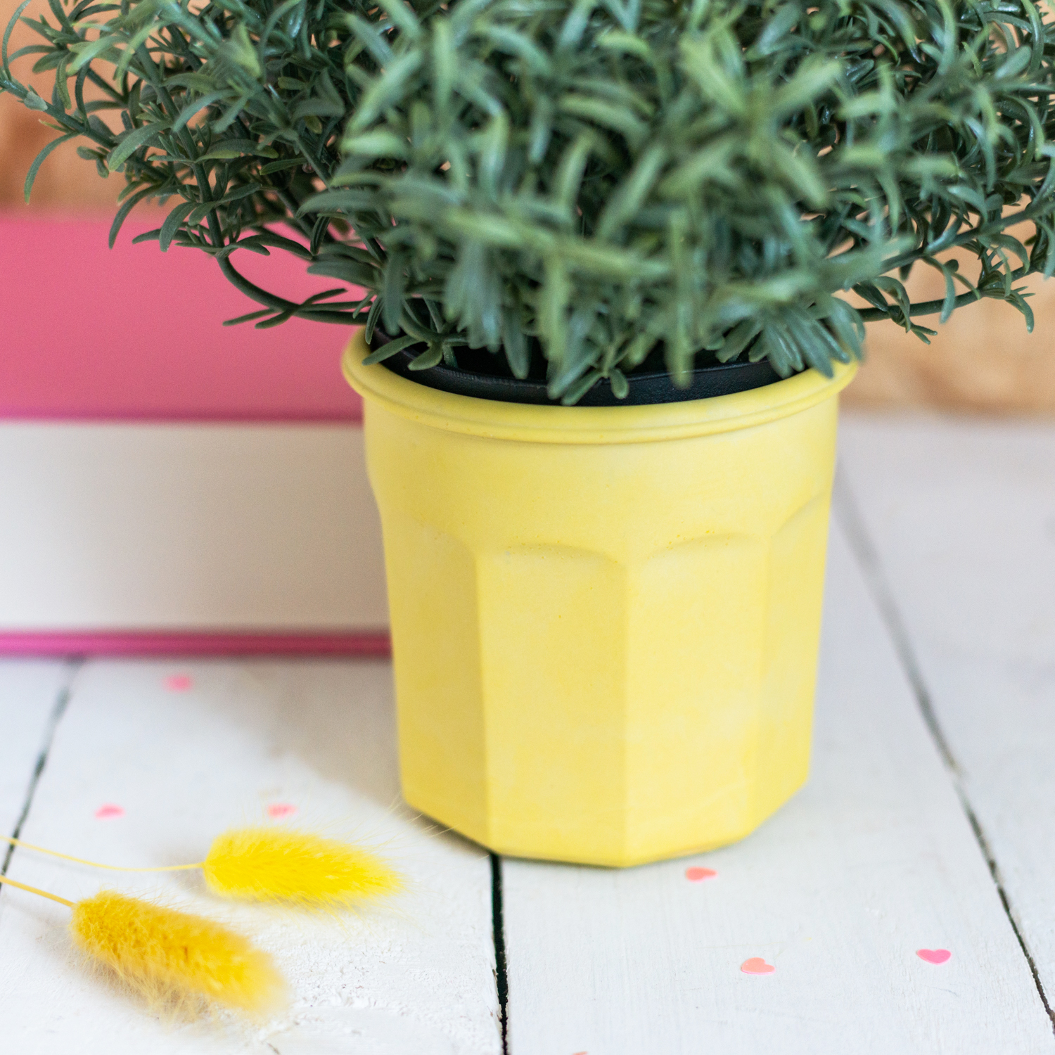 Yellow pot - Nine Angels