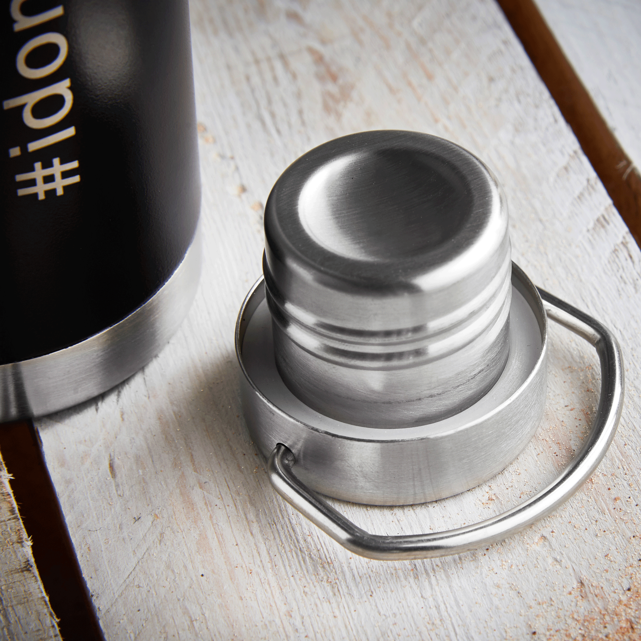 shole_water_bottle_black_600ml_cap