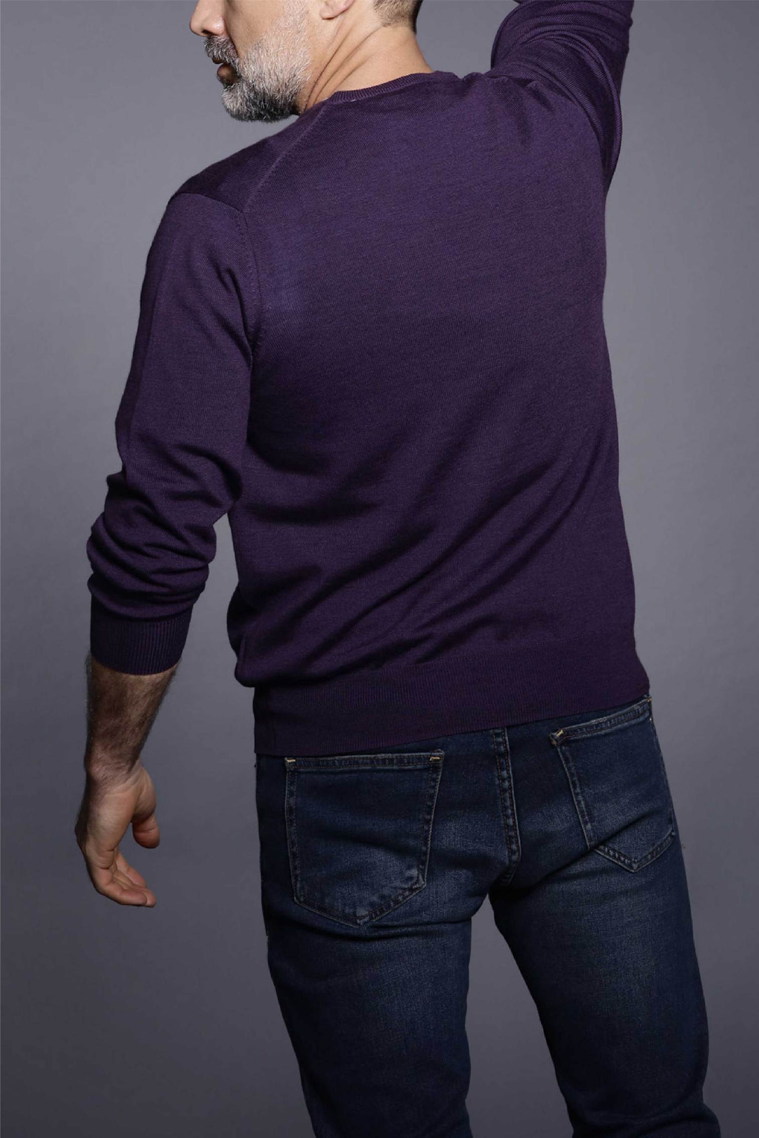 v-neck-violet-indigo_back_1512x