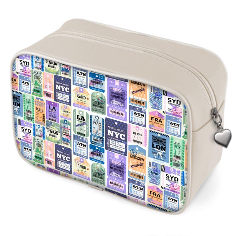 982102_travel-destinations-themed-wash-bag_0