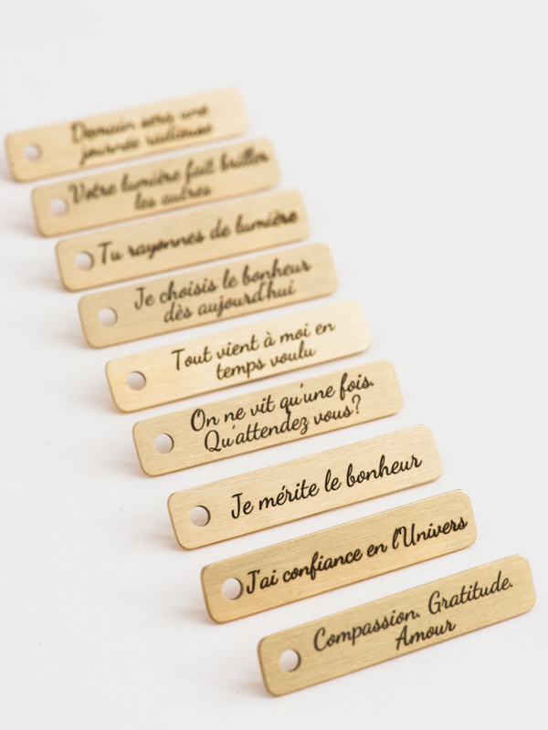 Bougie Message Grave Senteur Bois De Oud Argente 190g Creoate