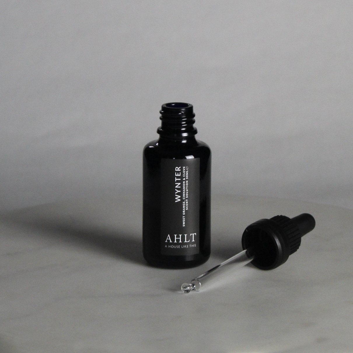 WYNTER - scent solution WYNTER - sweet orange, cinnamon and clove fragrance oil FRONT SS-WYN AHLT a house like this for Ultrasonic Aroma Diffusers and oil Burners