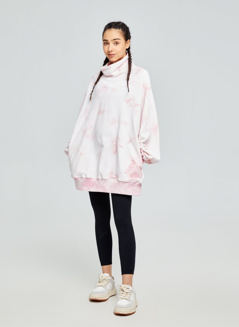 oversized turtleneck sweatshirt