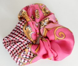 PINK COACHELLA SCRUNCHIE