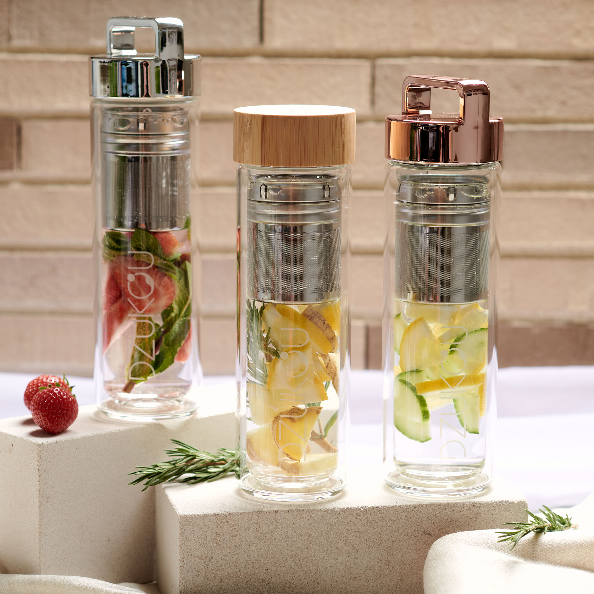glass-fruit-infuser-travel-bottle