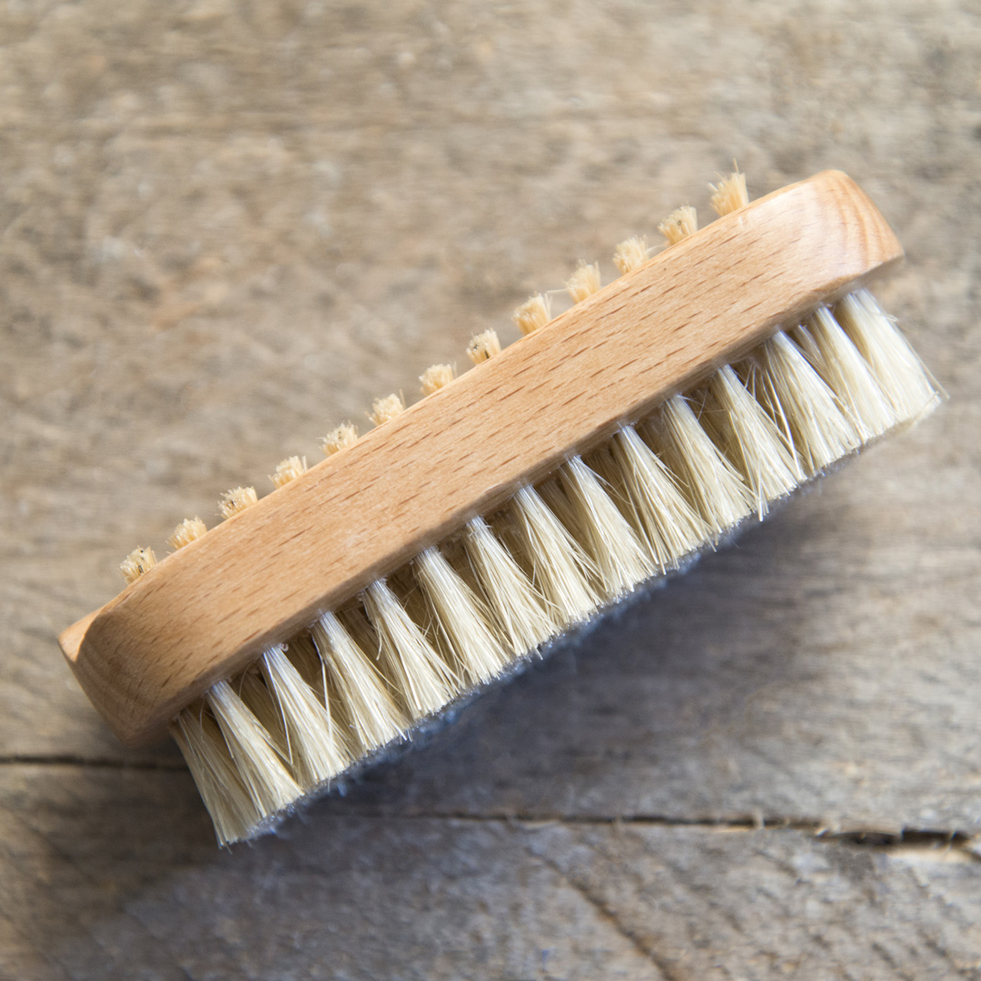 Main-Nail-Brush